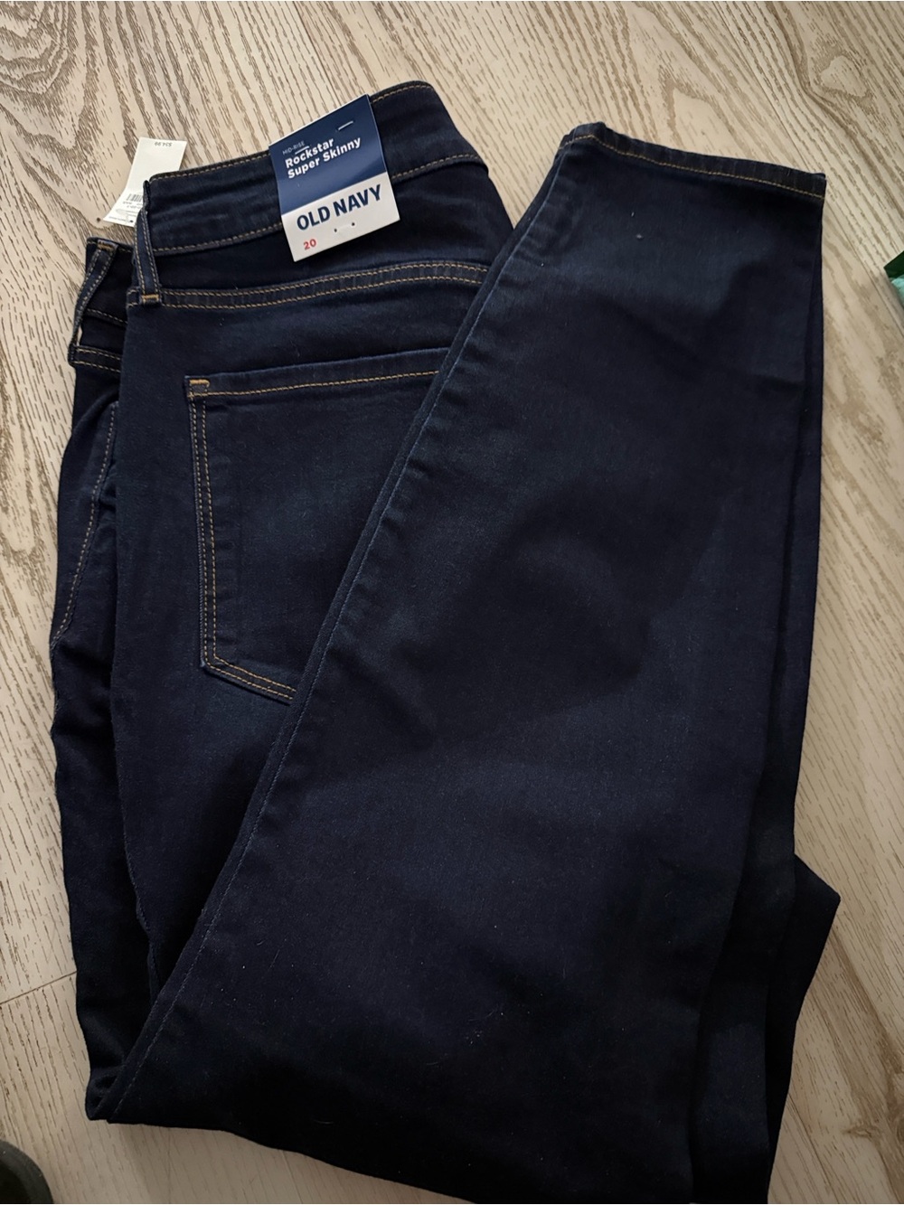 Sz 20-24 Old Navy Woman’s extra high rise Rockstar Super Skinny Jeans dark wash